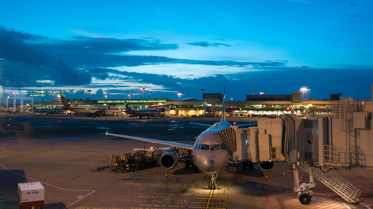 Nejvytíženější letecké trasy roku 2023? Nejvíce se cestovalo do Singapuru